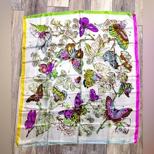 😊 Beautiful butterfly 🦋 scarf  35X31